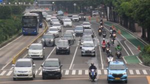 Ruas Jalan Jakarta Ramai Lancar Saat Perkantoran Mulai Dibuka