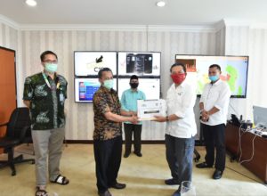 Kepri Salurkan Bantuan Vitamin untuk Petugas BTKLPP Batam