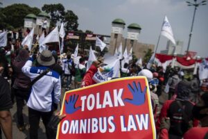 5 Dampak Omnibus Law Ciptaker bagi Pekerja di Indonesia