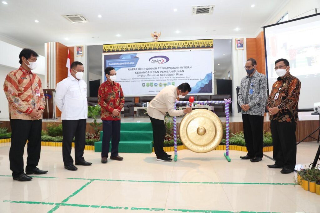 Gubernur Ansar Buka Rakor Pengawasan Intern Keuangan dan Pembangunan