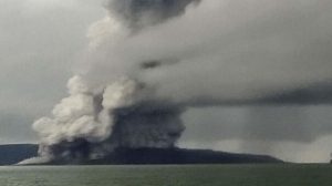 Gunung Anak Krakatau Meletus Tiga Kali Pagi Ini