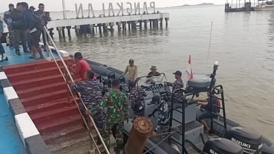 Laka Laut Akibat Kebocoran Kapal, Lanal TBK Berhasil Evakuasi 7 Orang Abk Tugboat