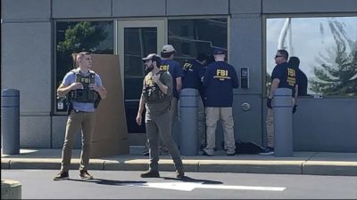 Pria Bersenjata Coba Terobos Gedung FBI Tewas usai Baku Tembak