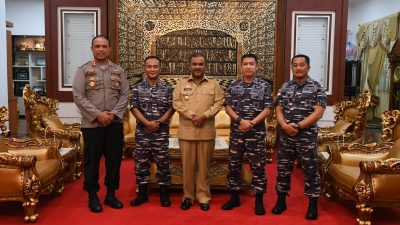 Danlanal TBK Joko Santosa Sambut Kedatangan Danlantamal IV Kunker di Mako Lanal TBK