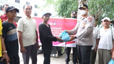 Dukung Program Kapolri, Polres Karimun Salurkan Bansos Kepada Masyarakat Yang Terdampak Kenaikan Harga BBM