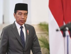 Jokowi Belum Mau Bicara Pencopotan Firli dari KPK