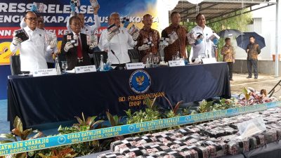 BNN Kepri Menangkap 3 Orang Jaringan Narkoba International Membawa Sabu 60 Kg Dalam Ban Mobil