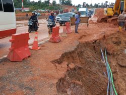 Jalan Bundaran Punggur dikhawatirkan Terjadi Longsor Saat Curah Hujan Tinggi