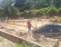 Kehilangan Kendali, Mobil Agya Mengalami Laka Tunggal Jalan Raya Temiang