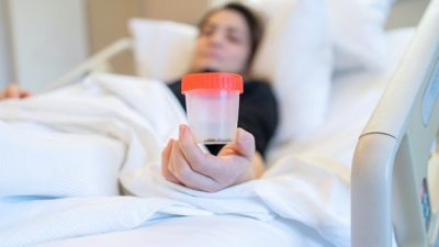 5 Minuman Pemecah Batu Ginjal yang Aman Dikonsumsi