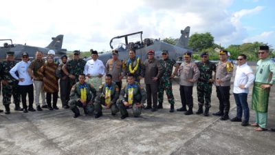Kapolda Kepri Hadiri Atraksi Pesawat Tempur Hawk 100/200 TNI AU