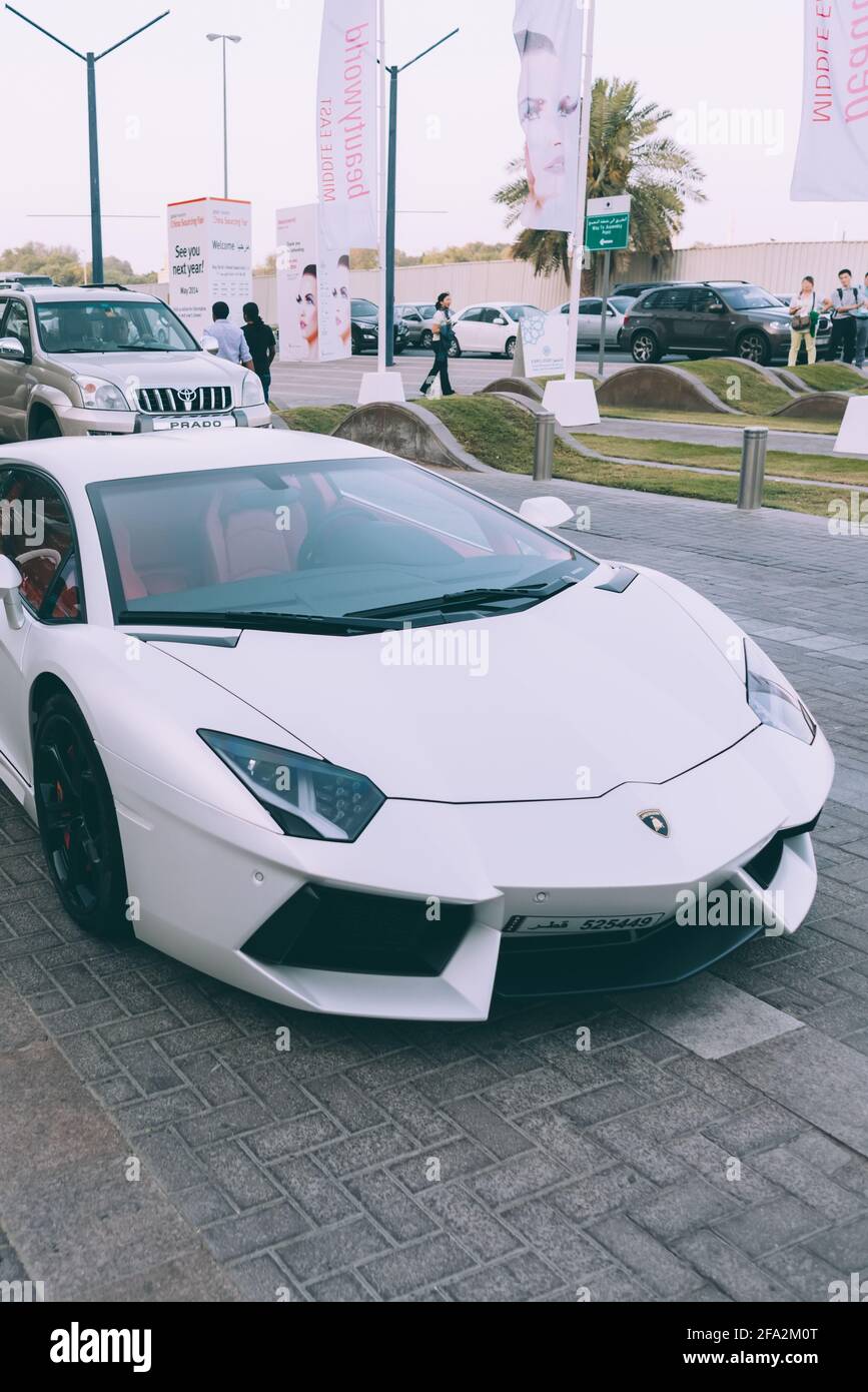 Expert-guide-for-lamborghini-rental-in-dubai-V101