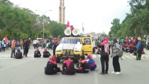 Ribuan Buruh Kembali Kepung Kantor Wali Kota Batam