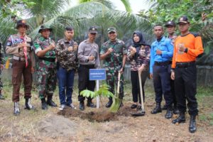 Dandim 0316 Batam Hadiri penanaman Pohon bersama TNI, Polri, Forum Koordinasi Pimpinan Daerah (FKPD) dan Masyarakat