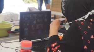 Gunakan Teleconference, Wali Kota Risma Pimpin Rapat Kondisi Perekonomian Surabaya di Tengah Wabah Covid-19