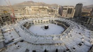 Saudi Larang Salat Tarawih di Masjid untuk Cegah Corona