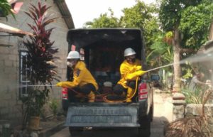 Polda Kepri Semprot Disinfektan di Kampung Tengah Batu Besar Batam