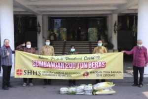 Pemkot Surabaya Dapat Bantuan 200 Ton Beras untuk Tangani Covid-19