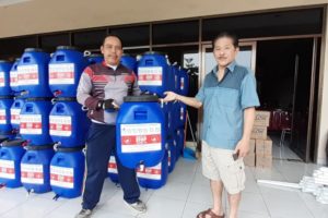 Drum-drum Cuci Tangan di Bojongloa Kidul