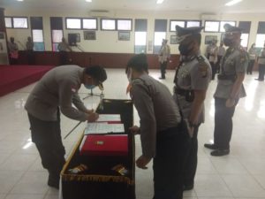 Kapolresta Barelang Sertijabkan Kabag Ops, Tiga Kapolsek dan Seorang Kasat