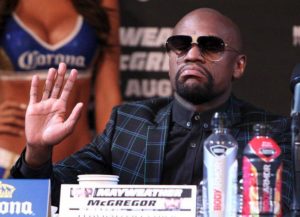 Mayweather Naik Ring Lagi? Amir Khan: Dia Bangkrut, Perlu Uang