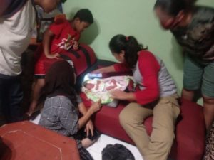 Warga Bengkong Dikagetkan dengan Penemuan Bayi Laki-laki di Telaga Indah