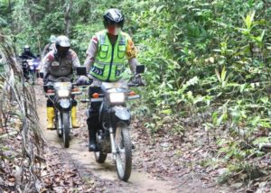 Kapolresta dan Wakapolresta Barelang Trabas Hutan Duriangkang