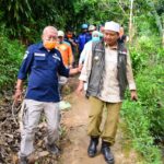 Wagub Jabar Tinjau Korban Banjir dan Longsor di Tasikmalaya