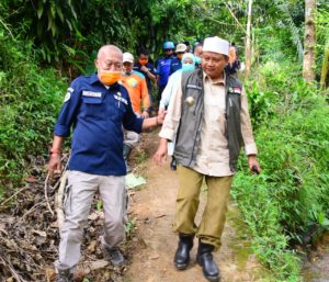 Wagub Jabar Tinjau Korban Banjir dan Longsor di Tasikmalaya