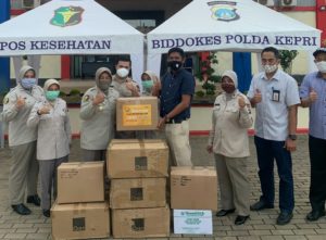 PLN Batam Bantu APD untuk Rumah Sakit Rujukan COVID-19