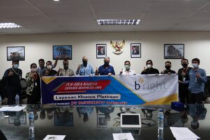 Peringati Hari Listrik Nasional ke-75, bright PLN Batam Kunjungi Pelanggan