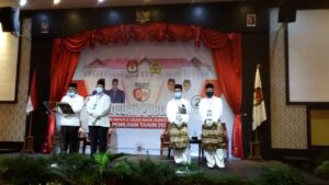 Hadapi Permasalahan Masyarakat Karimun, Paslon Bersinar Sampaikan Program Unggulan Pada Debat Publik Perdana Karimun