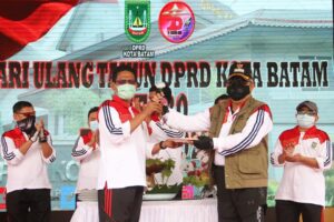 Syamsul Hadiri Puncak Peringatan HUT ke-20 DPRD Kota Batam