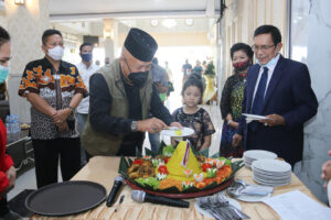 Syamsul Resmikan Hotel Ondos