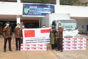 Syamsul Teruskan Sembako Bantuan Konjen Tiongkok
