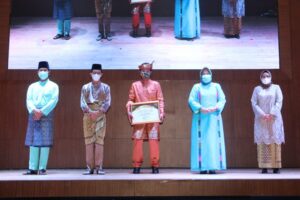 Malam Anugerah Batam Madani, Rudi Apresiasi Kerja Bersama Bangun Batam