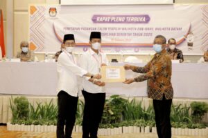 Rudi – Amsakar Resmi Ditetapkan Sebagai Wali Kota dan Wakil Wali Kota Batam Terpilih