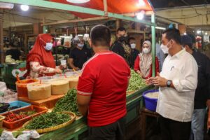 Gubernur Pastikan Pasokan Aman, Harga Tak Melonjak