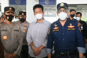 Layani Kepulangan Pekerja Migran, Wali Kota Batam Dampingi Menhun Tinjau Pelabuhan