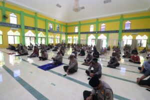 Peringati Nuzulul Qur’an, Personil Polri Diharapkan Tingkatkan Kerja Keras dan Peduli Sesama