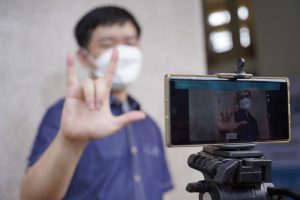 Mahasiswa di Riau ini Buat Aplikasi Pembaca Bahasa Isyarat Berbasis Andoid