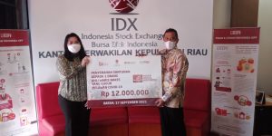 CSR Memperingati HUT ke-44, Pasar Modal Berikan Santunan dan Bantuan
