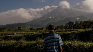 Gunung Merapi Muntahkan Awan Panas Guguran 11 Kali Hingga Kamis Pagi