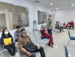 Diluar Hari Kerja, Petugas Imigrasi Batam Layani 55 Pemohon Paspor di Mall