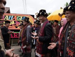 Rudi Resmi Ditabalkan Marga Harahap, Marlin Mendapat Marga Boru Nasution