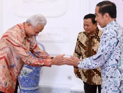 Baliho Ganjar – Mahfud dan Bendera PDIP Dicabut Jelang Kedatangan Jokowi, ini penjelasan Satpol PP Bali