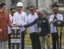 Jokowi Resmikan Proyek Tangguh Train 3 Rp 72 Triliun di Papua