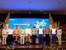 Melalui Safety Riding dan Safety Campaign, Jasa Raharja Dorong Tokoh Adat Denpasar Jadi Agen Keselamatan Berlalu Lintas