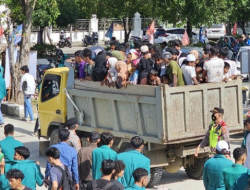 Pecah Tangis Pengungsi Rohingya Diusir Paksa Mahasiswa di Aceh