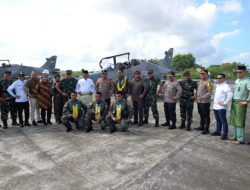 Kapolda Kepri Hadiri Atraksi Pesawat Tempur Hawk 100/200 TNI AU